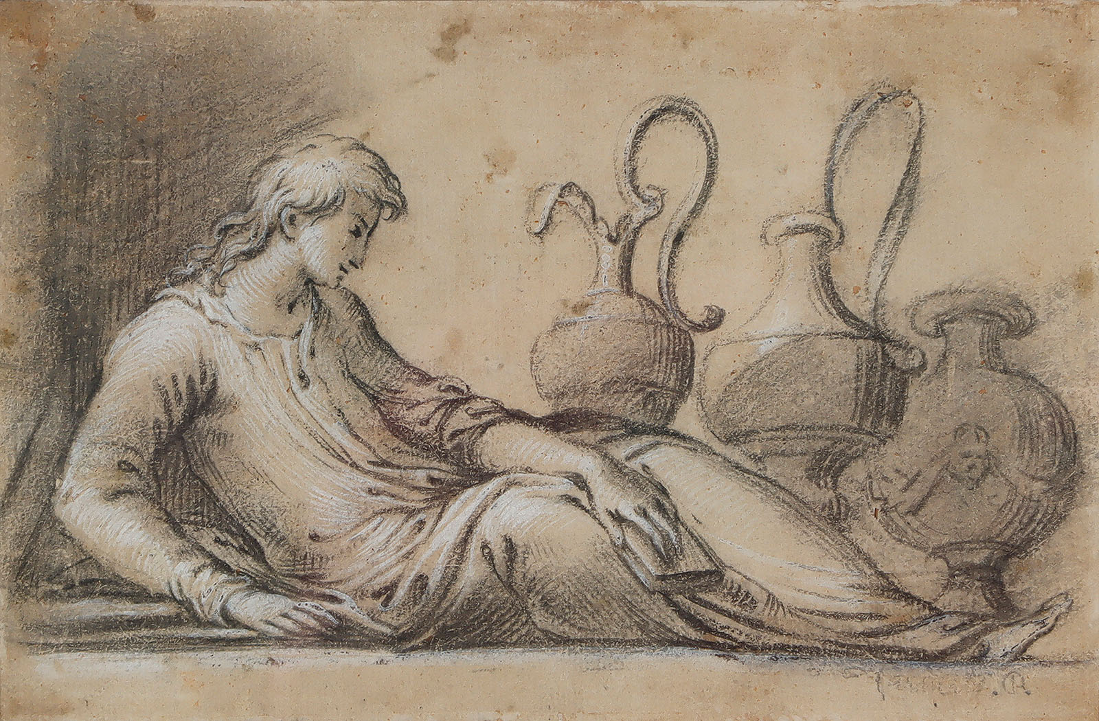 Vor Krügen und Schmuckvase auf dem Boden lagernder Jüngling mit Buch.