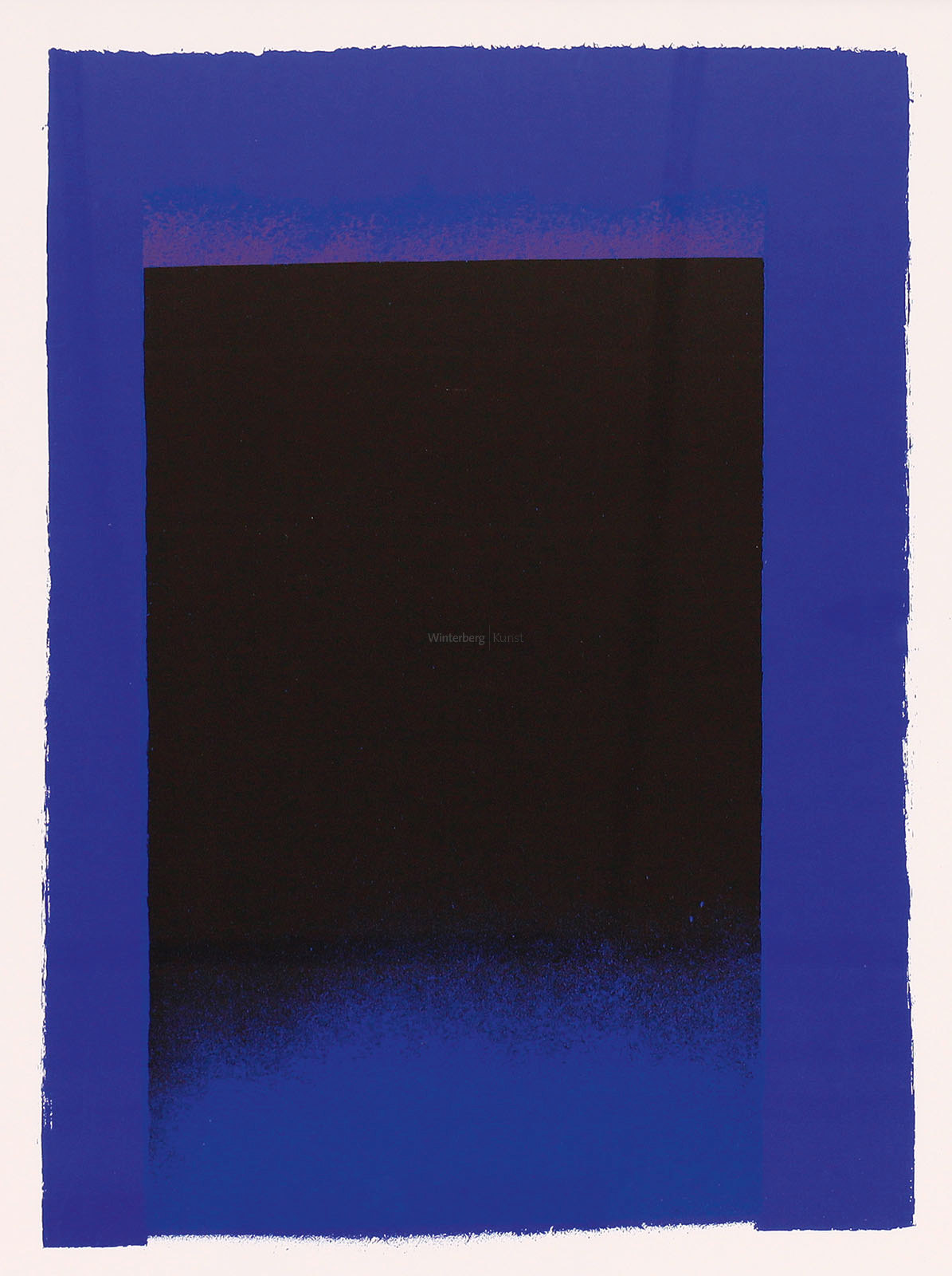 Schwarzes Feld in blauer Fläche (violett – blau – schwarz).