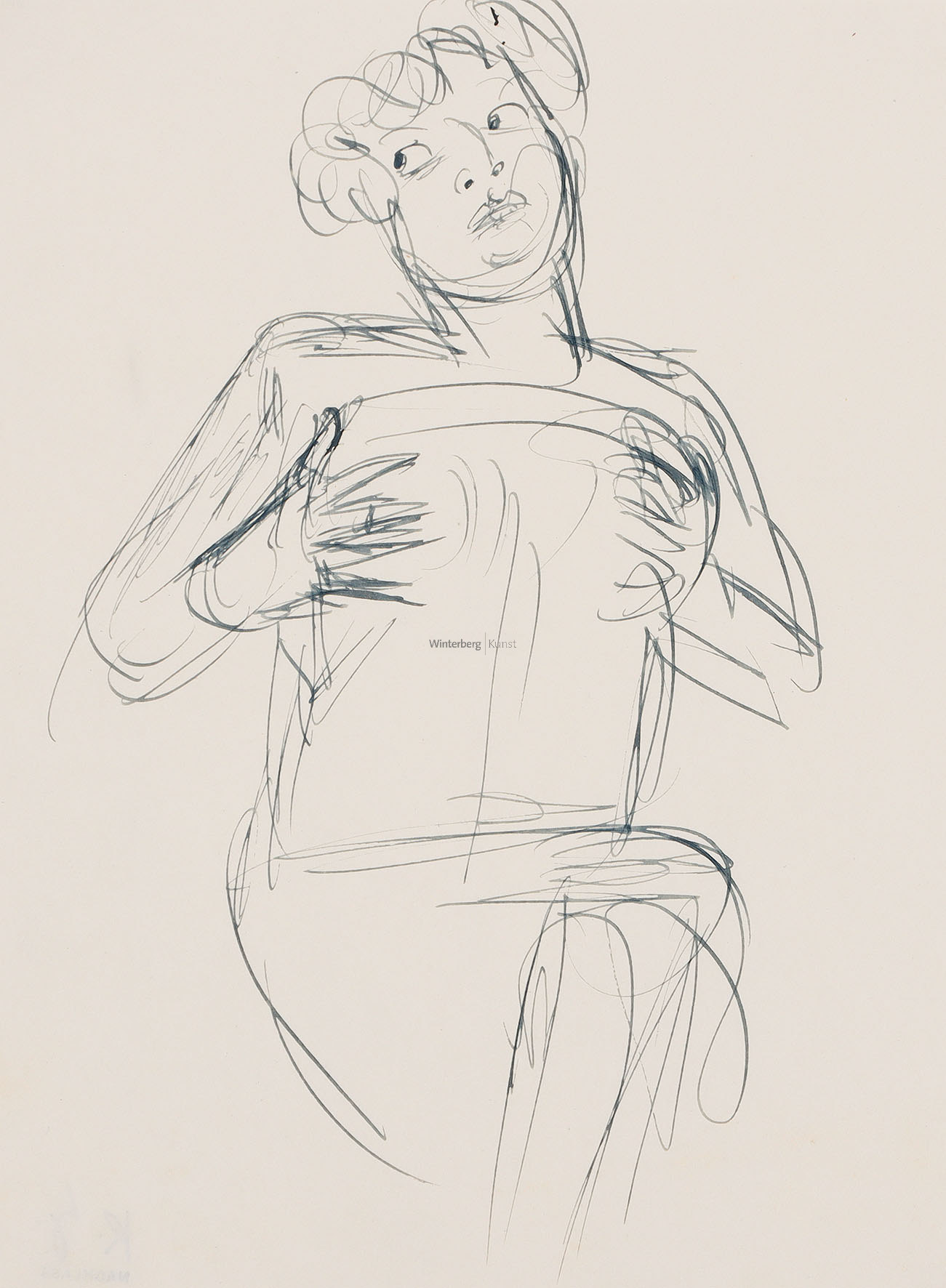 Sitzende Frau mit lockigem Haar,