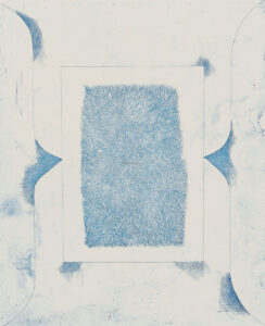 „Blau in Klammern“.